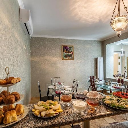 Q&B House Hotel Тбилиси Екстериор снимка