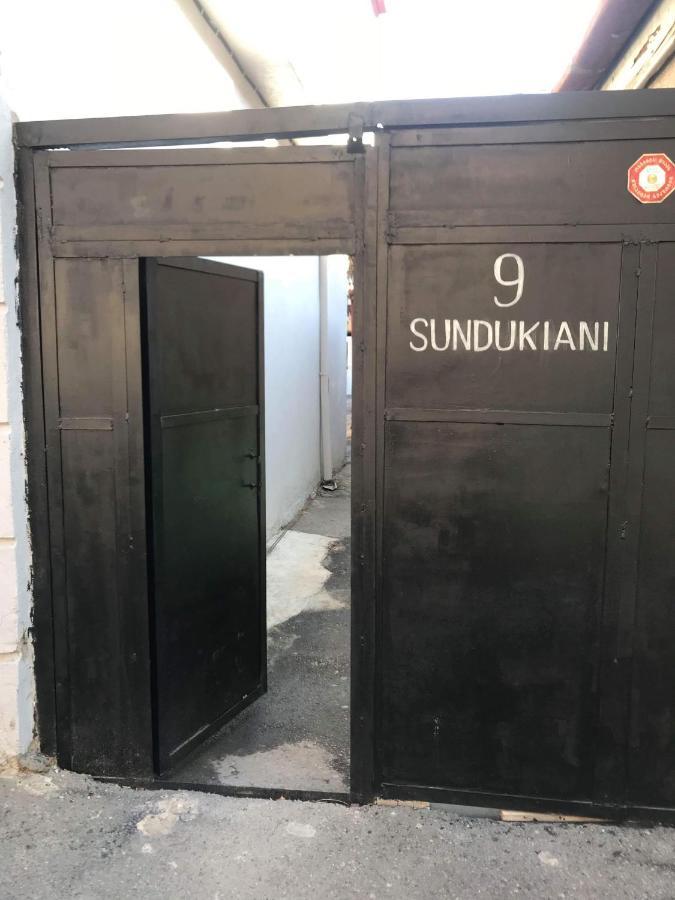 Q&B House Hotel Тбилиси Екстериор снимка