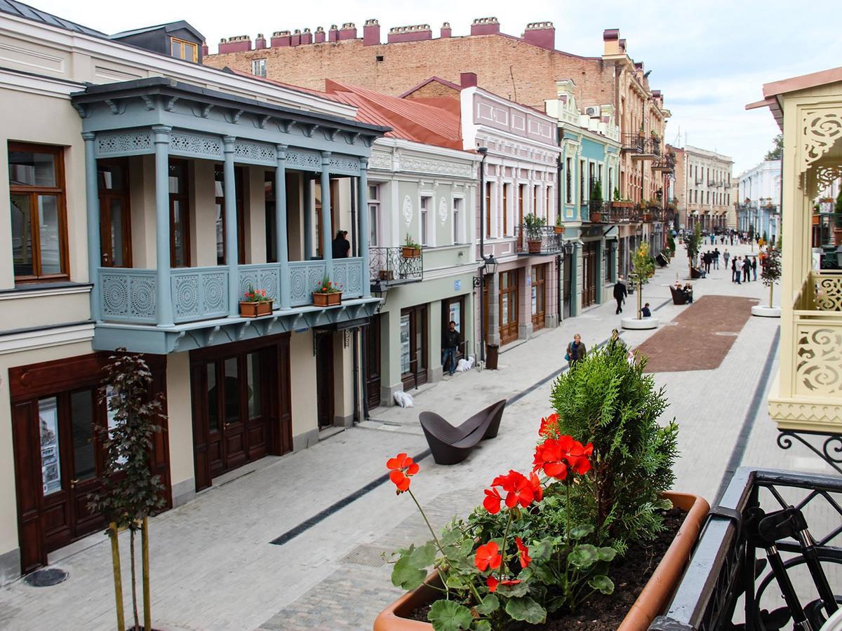 Q&B House Hotel Тбилиси Екстериор снимка