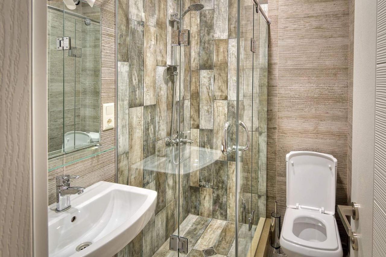 Q&B House Hotel Тбилиси Екстериор снимка
