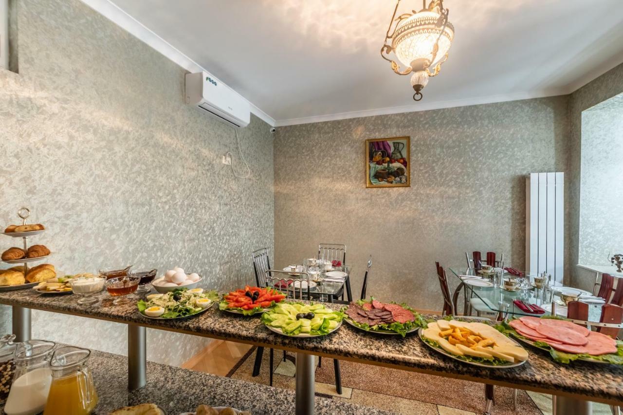 Q&B House Hotel Тбилиси Екстериор снимка