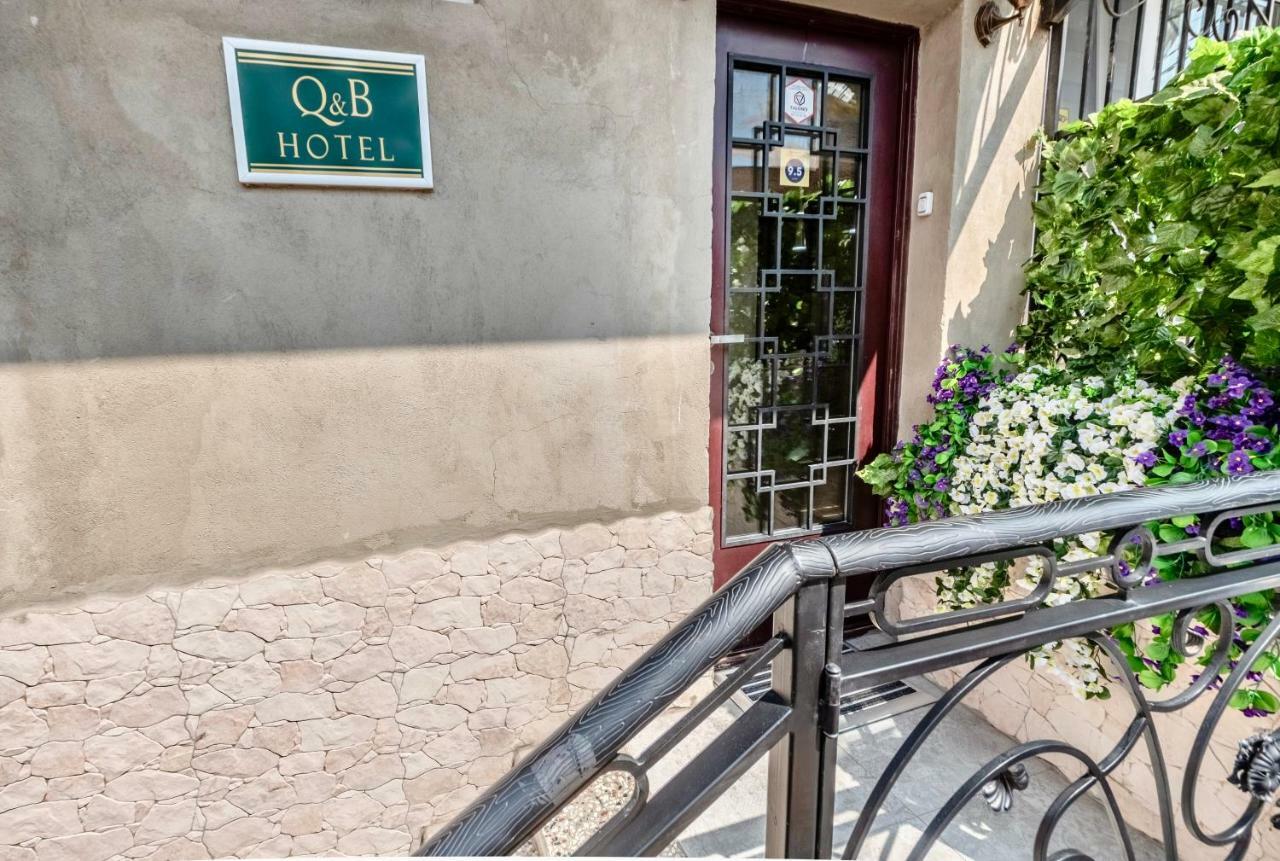 Q&B House Hotel Тбилиси Екстериор снимка