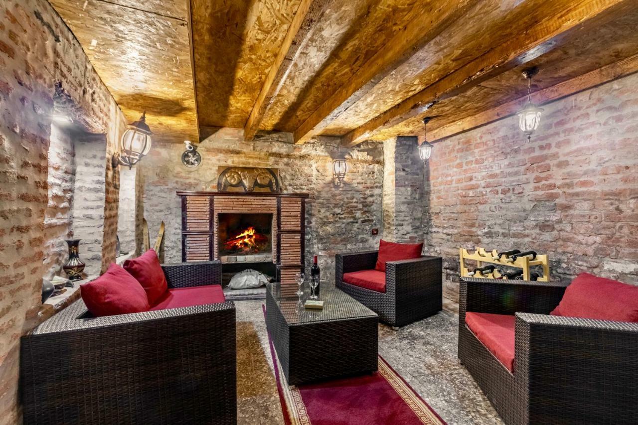 Q&B House Hotel Тбилиси Екстериор снимка