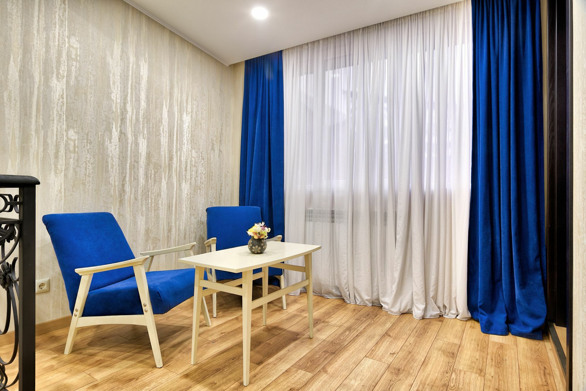 Q&B House Hotel Тбилиси Екстериор снимка