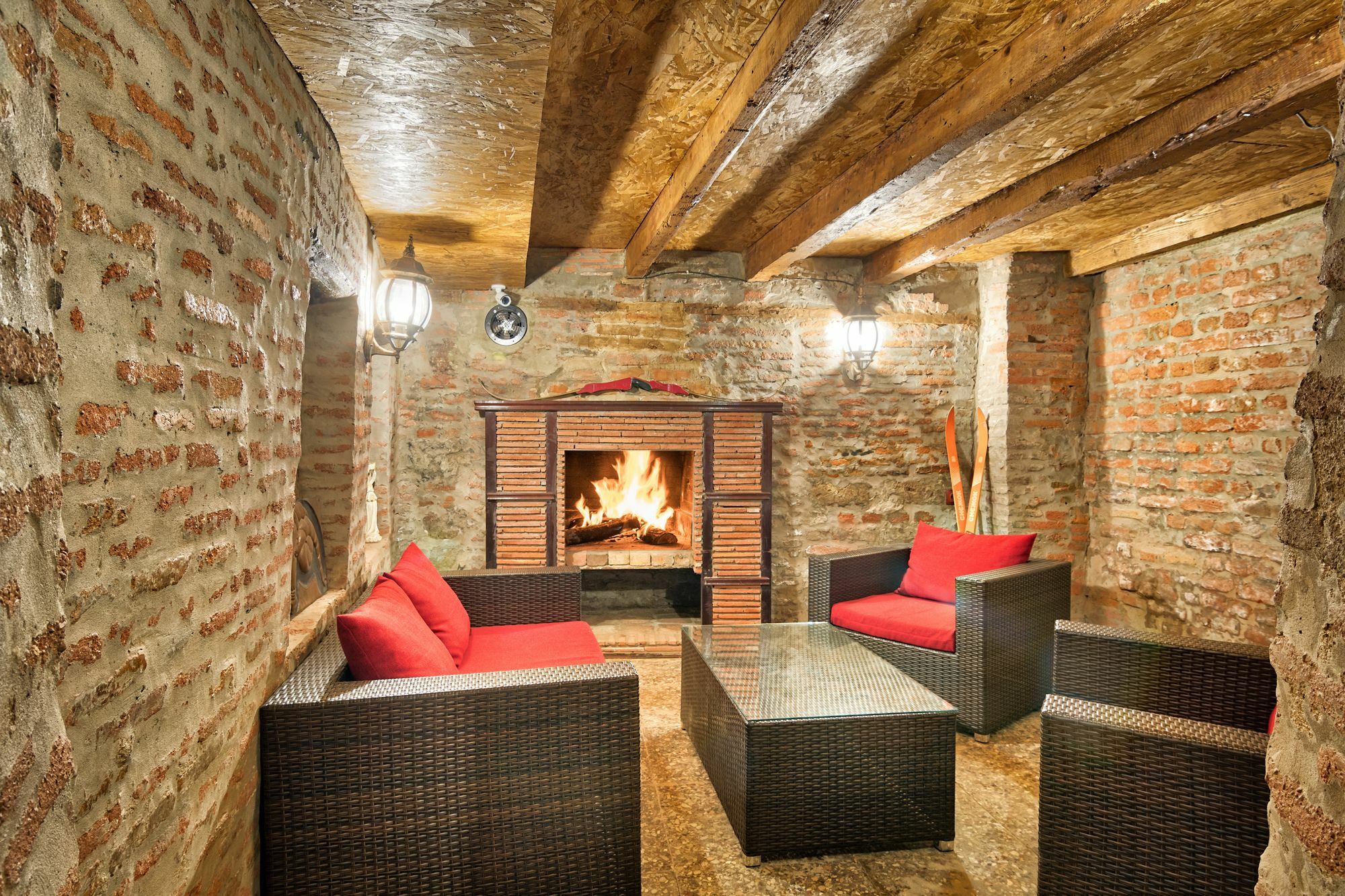 Q&B House Hotel Тбилиси Екстериор снимка