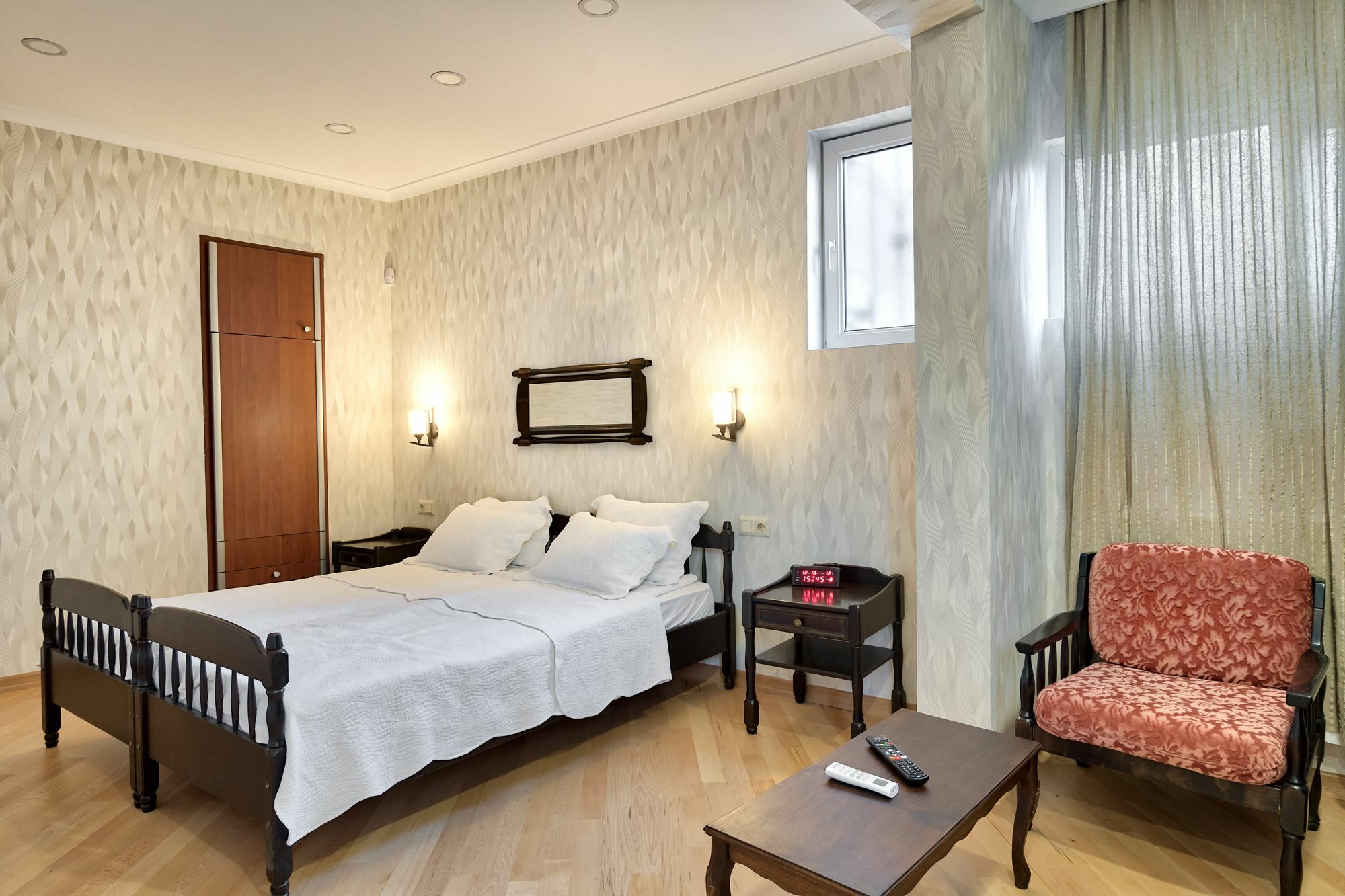 Q&B House Hotel Тбилиси Екстериор снимка